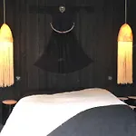 La 1901 Oda ve Kahvaltı 4*